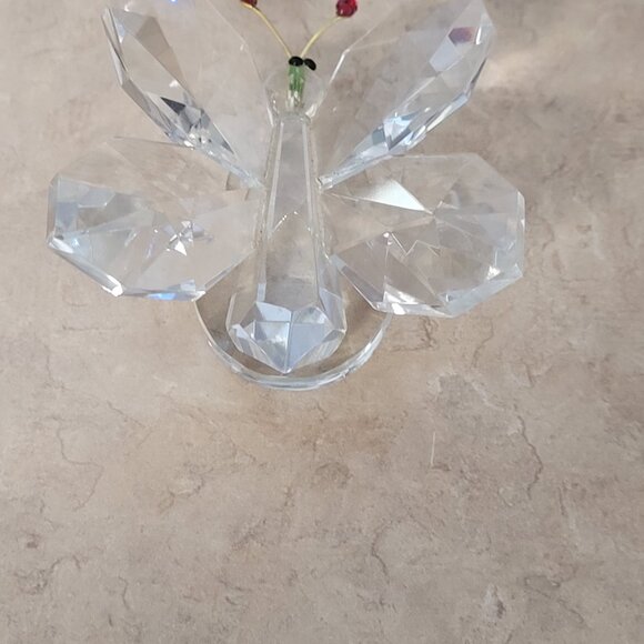 Crystal Butterfly on Oval Base - Picture 4 of 6